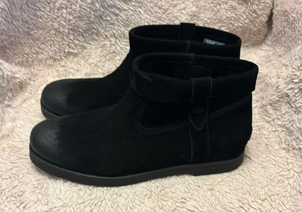 UGG NWOT  Booties Women's 8 Black Josefene Cuff - Image 4
