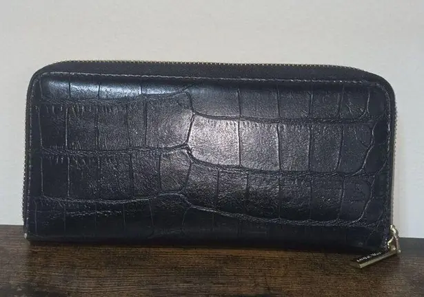 Anne Klein  Wallet Clutch Zip Around Charm Black Alligator