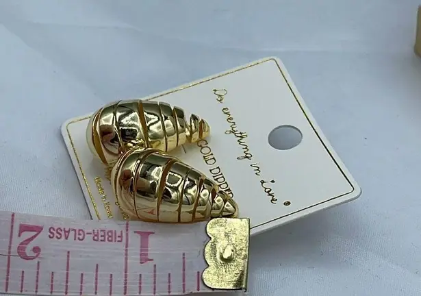 Do Everything In Love NWT 14K GP spiral bee hive “” earrings