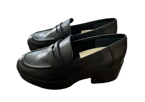 Yanni Loafer in Black
Dolce Vita Size 8