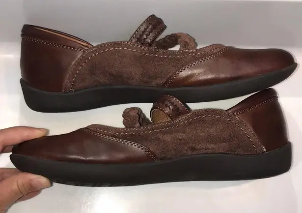 Baretraps Women’s Nafila Faux Leather Vegan Mary Jane Woven Self-Fastener Shoes