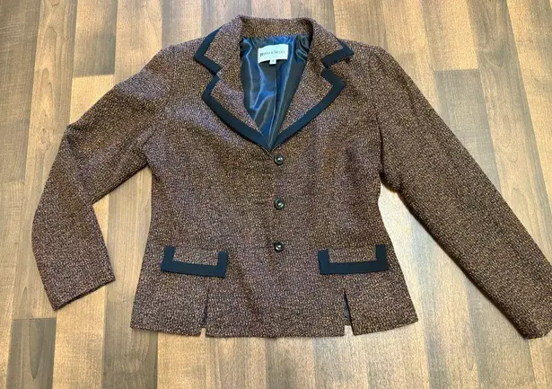 Danny & Nicole
Brown and Black Blazer with Classic Cut