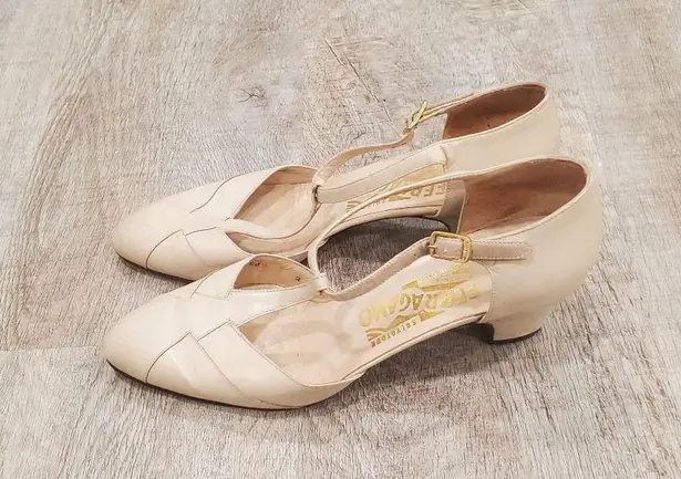 Salvatore Ferragamo Beige Leather Heels Made in Italy