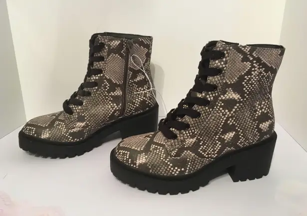Snake Print Combat Boots, Size 7 Gray