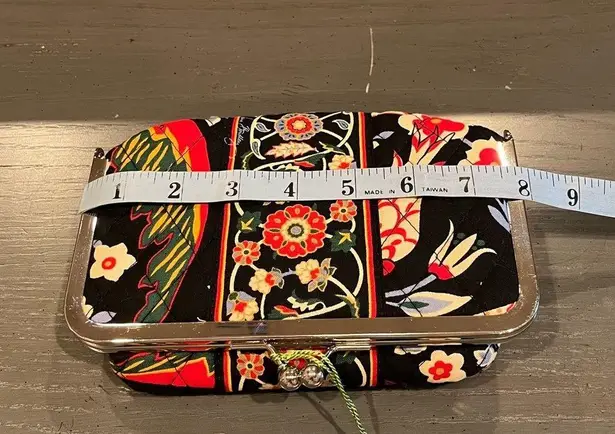 Vera Bradley NWT  Kiss & Make Up Versailles Cosmetic Bag - Retired