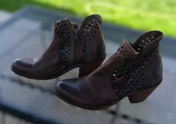 Shyanne Fuji Brown Leather Laser Cut Western Ankle Booties Womens Size 7 M