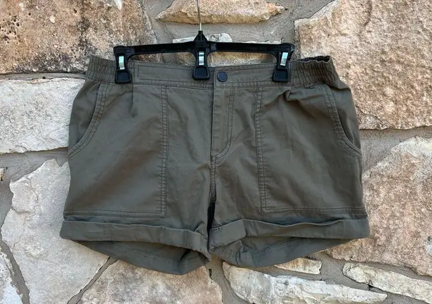 Mountain Hardwear Mountain Hardware Olive Shorts Size 10