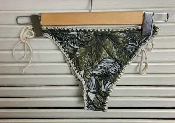 H&M 4 SM  Green leaf string bikini
