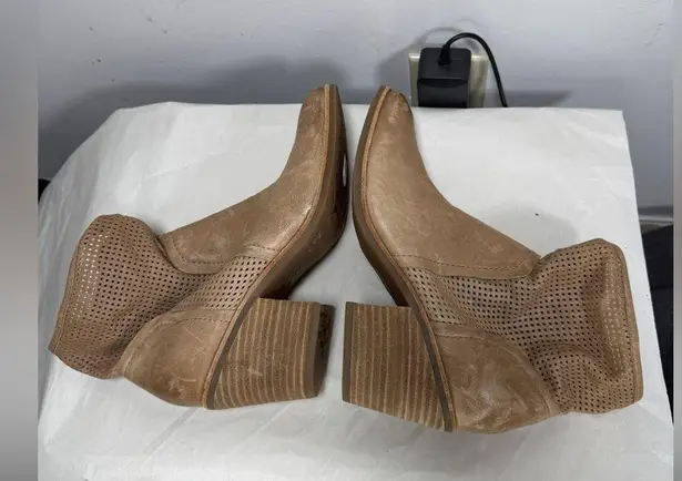 Sofft NWOB Chantey Italian Leather Tan Booties Boots (size 8.5)