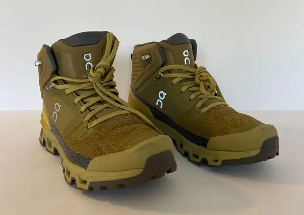 on cloud NWT On Running Hunter & Safari Cloudrock 2 Waterproof Hiking Boot