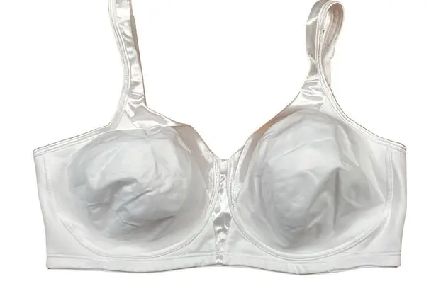 Playtex Bra Womens 40DD White Wireless Back Closure Smoothing 18 Hour 4803 NEW Size undefined