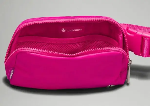 Lululemon NEW & IMPROVED SONIC PINK  Everywhere Belt Bag White Wordmark