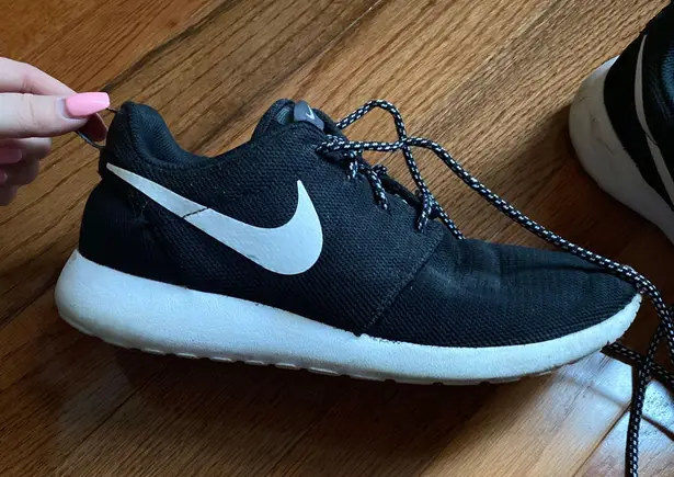 nike roshe one off white