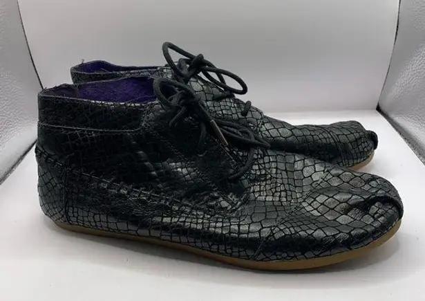 Toms Black Snakeskin Pattern Laced  Ankle Boots Woman's 9.5