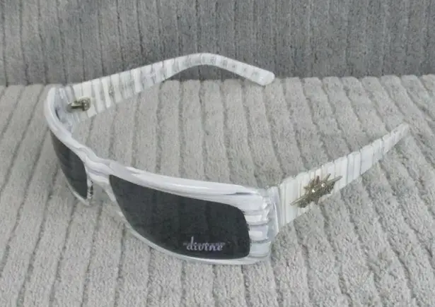 New Divine Eyewear Crush White Horn/Polarized Smoke Sunglasses NWT Women's