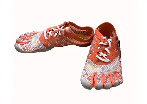 Vibram Five Fingers women’s orange shoes sneakers size 36 or 6.5-7 SKU 4120