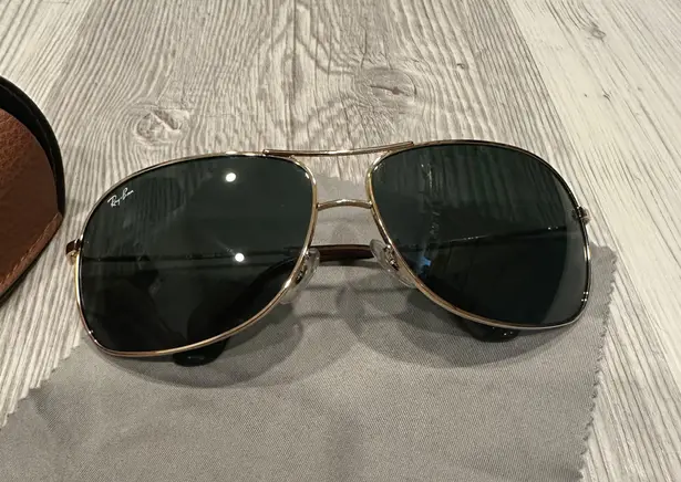 Ray-Ban Gold Classic Aviator