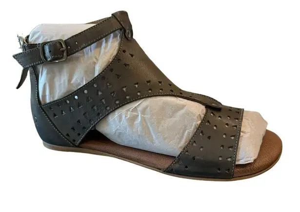 NIB ROAN by Bed Stu Kit Cutout Bosco Grey Gladiator Sandals Leather Size 7.5 Gray
