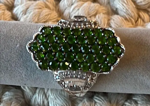 Large Chrome Diopside ring in silver with rhodium overlay. Marked 925. Size 9.5 Green