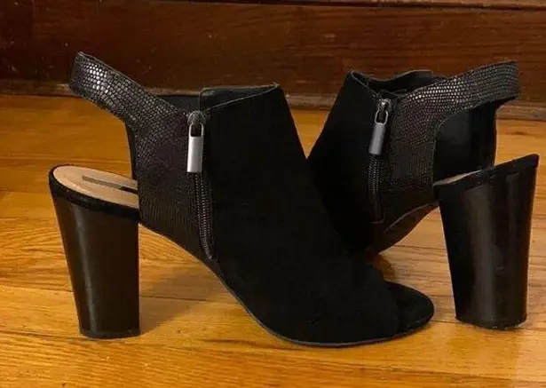 Tahari  Mercy Black Suede Bootie Sz. 10