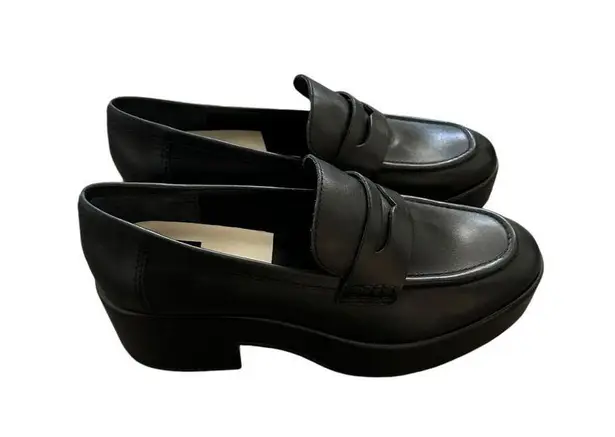 Yanni Loafer in Black
Dolce Vita Size 8