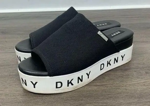 DKNY  Carli Slide Sandals Black Y2K Platform Shoes Size 9