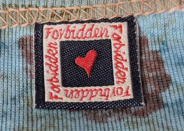 Y2K Forbidden 3/4 Sleeve V