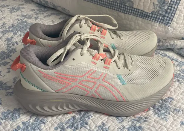 ASICS  GEL-Excite Trail 2 Women’s Running Shoe Size 7.5 Light Grey/Peach