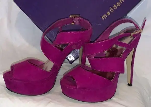 Madden Girl STEVE MADDEN Gorgeous High Heels.  Let’s Go Out, or Stay In! Faux Suede 5” Heel