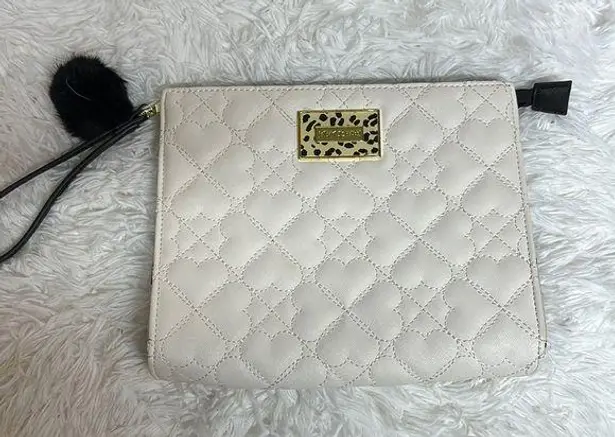 Betsey Johnson NWOT Betsy Johnson Clutch /Wristlet