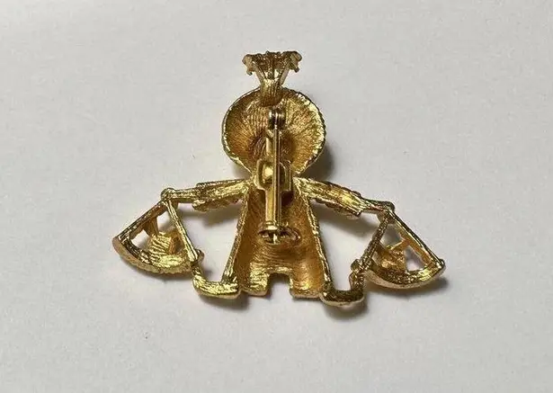 Novelty Figural Scales Of Justice Figure Brooch Pin Gold Tone Zodiac Libra