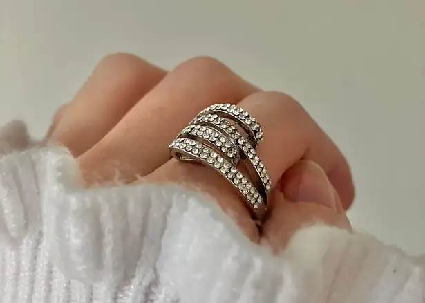 Boutique Silver Sparkly Multi Layered Four Shank Folded Ring “Nazarin” Pave Inset Rhinestone Jewelry