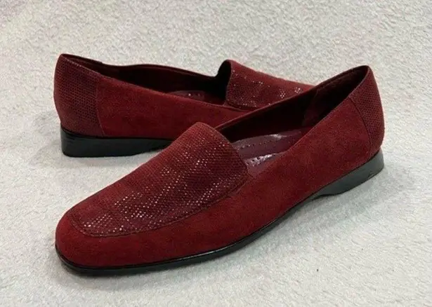 Trotters Slip On Dark Red Jenn Mini Dots Leather Loafers 8.5