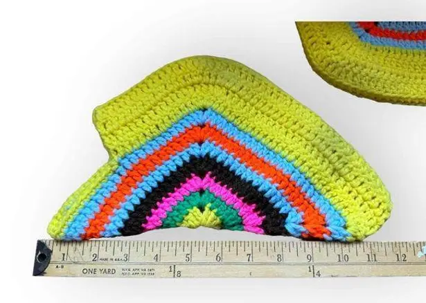 True Vintage Acrylic Wool Slippers Multicolor Triangle Shape Never Worn Blue Size 7