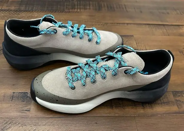 Danner Women's Caprine Low 3" Lifestyle Shoe 7 M Suede Plaza Taupe Brown