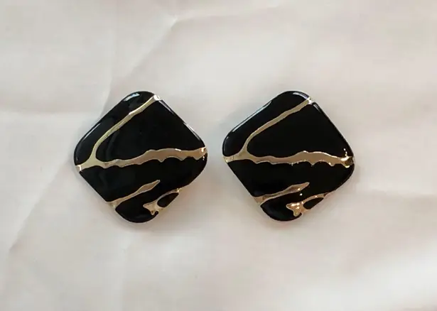 Super Mod Vintage Statement Pierced Earrings Gold W Black Enamel