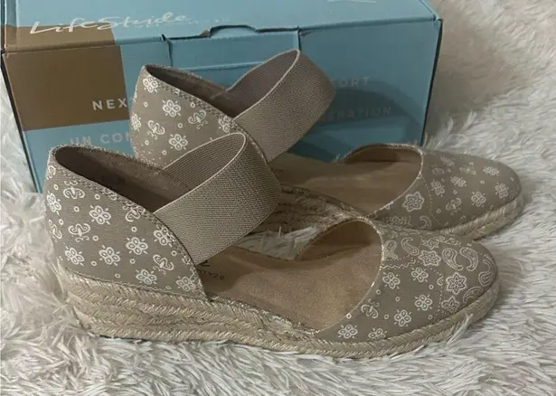 Life Stride Kaylee Khaki Slip-On Espadrilles Size 9.5 - NWT