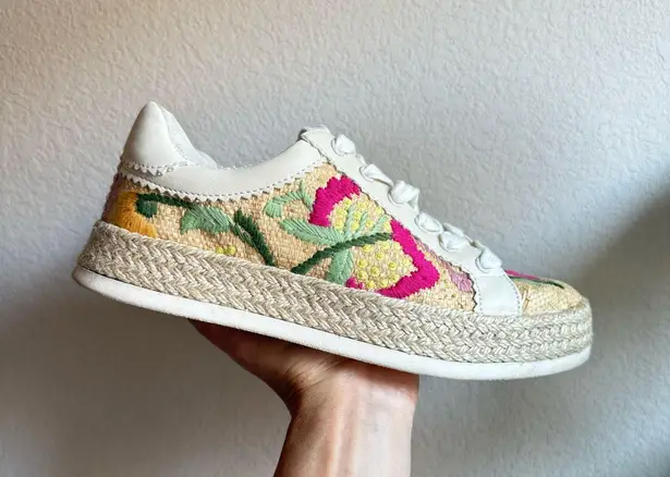 DV by Dolce Vit Dolce Vita Women's Azalia Sneaker Floral 