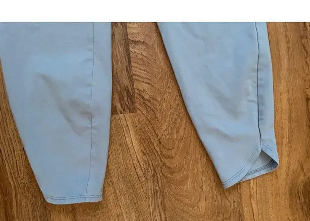 Wonderly Studio blue leggings