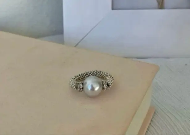 Silver Pearl Ring Vintage “Twyla” Elegant Classic Style Minimal Pearlcore