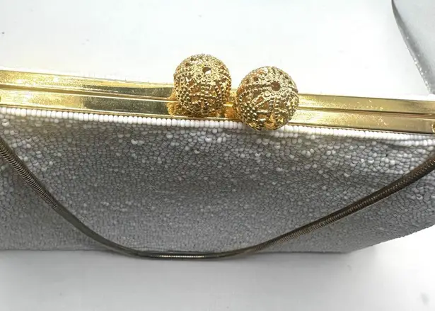 Vintage White Beaded tapestry floral clutch hand Bag kiss lock gold White