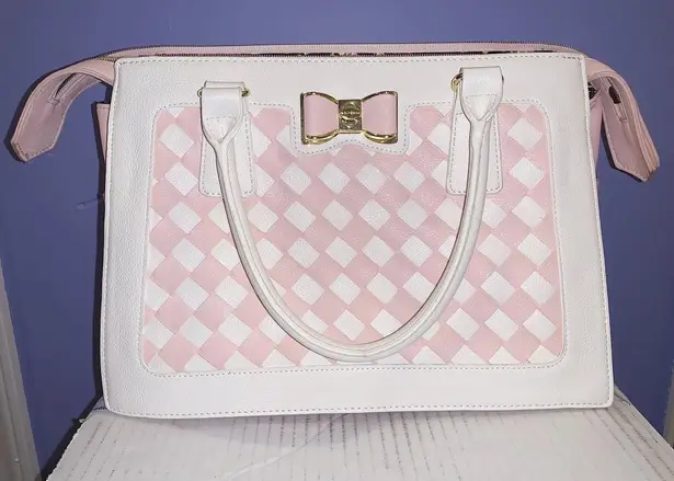 Betsey johnson checkered purse hotsell