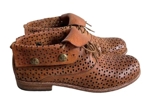 Patricia Nash Sabrina Perforated Ankle Booties Womens Size 7 Tan Foldover Cuffed