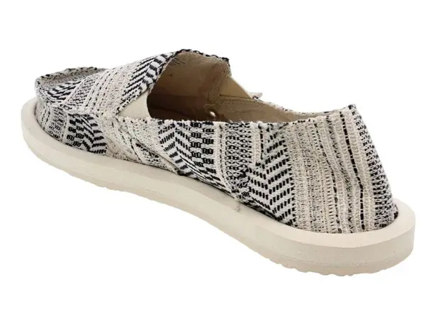 Sanuk NIB  Womens Donna Boho Loafer