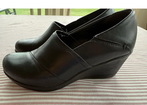 Dansko Rosaline Women's Black Wedge Clog Shoes Size 39 8.5 Casual