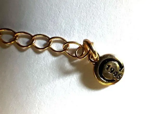 C 1946 gold tone long leopard black necklace