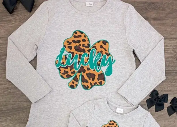 Women’s Medium Saint Patrick’s Day Long Sleeve Top White