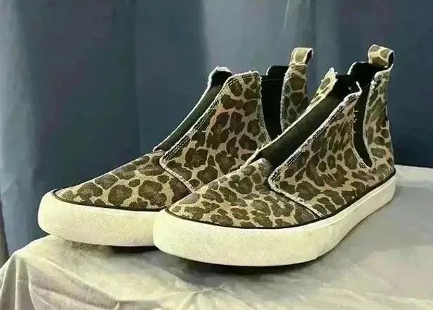 Gypsy Jazz Frankie Leopard Print Distressed Bootie Size 10