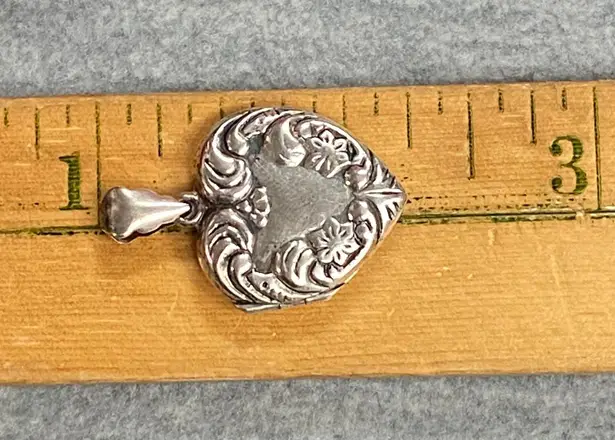 Vintage 925 Sterling Silver Heart Locket Pendant Floral Engraved Jewelry