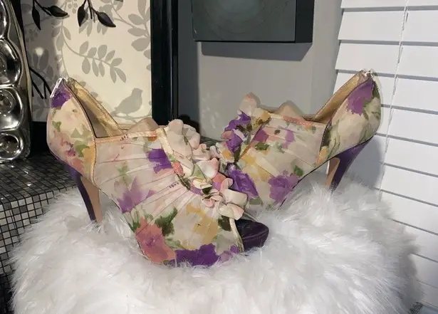 Jacqueline Ferrar Floral Peep-Toe Heels